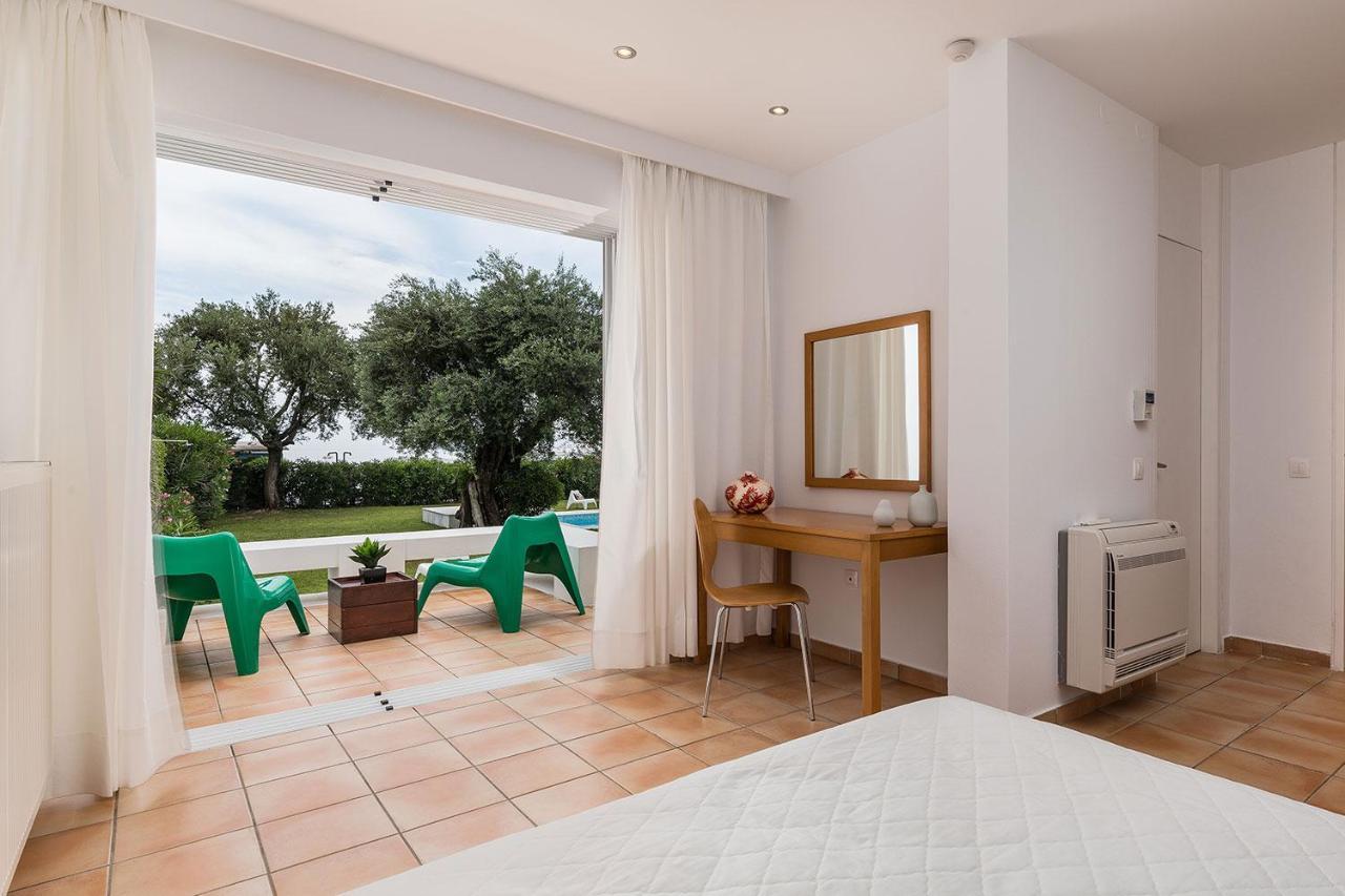 Villa Piedra Del Mar Beachfront By Villa2Be Barbáti Kültér fotó