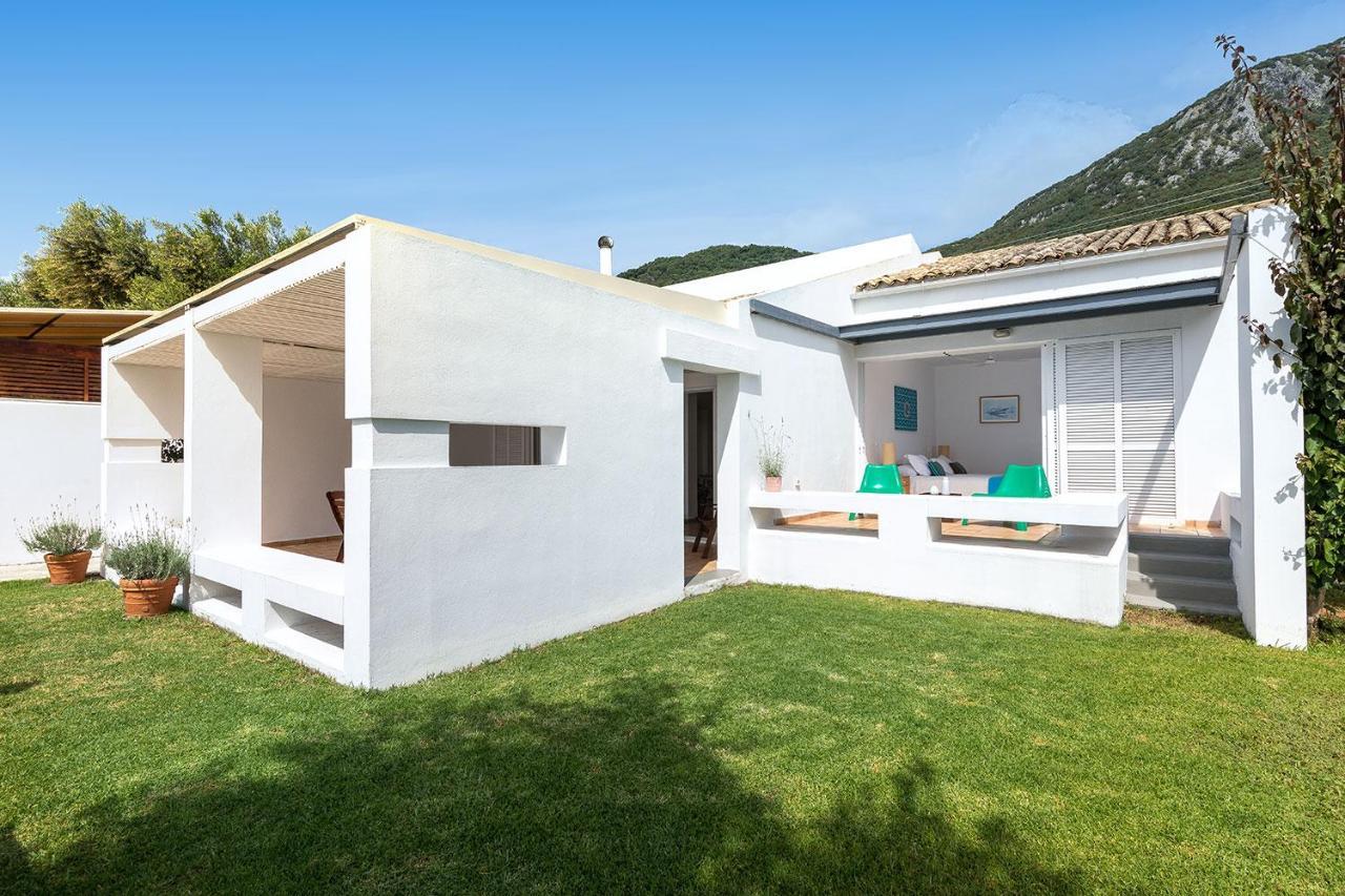 Villa Piedra Del Mar Beachfront By Villa2Be Barbáti Kültér fotó
